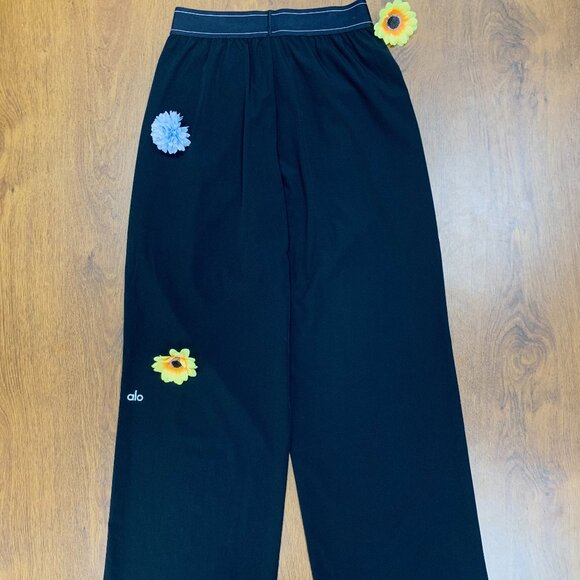 ALO Yoga Women's Black Trousers (Regular)👖🖤 - Picture 4 of 7